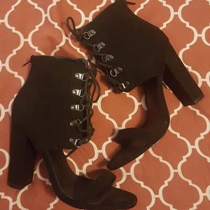 Olivia Jaeger Heels